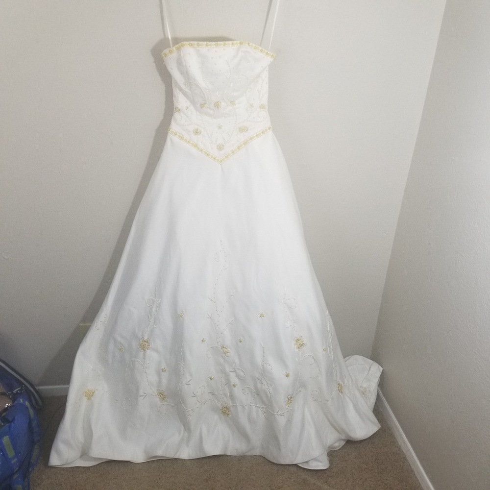 Vintage Strapless Wedding Gown